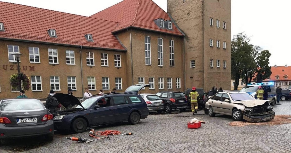 Do karambolu doszło na parkingu /Informacja prasowa