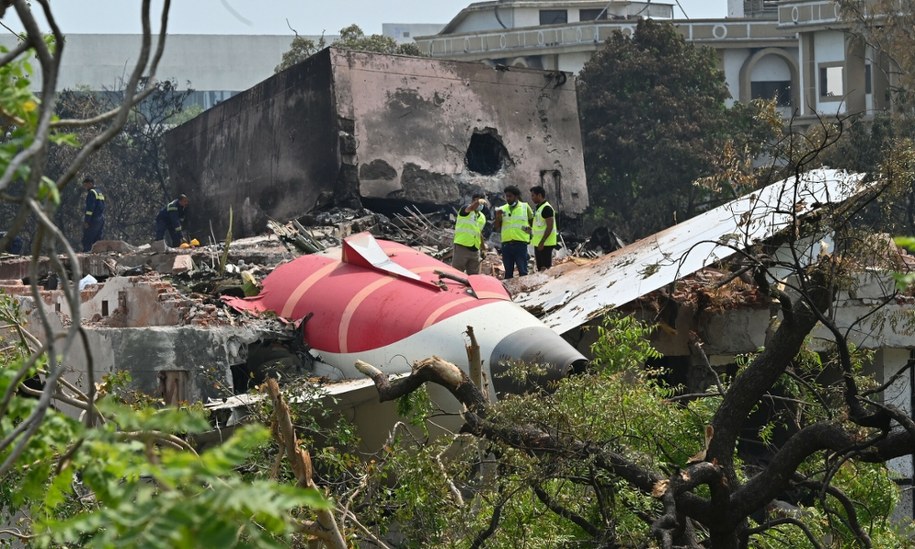 Do katastrofy doszło w czerwcu, samolot Air India krótko po starcie spadł na budynki /Rex Features/EAST NEWS /East News
