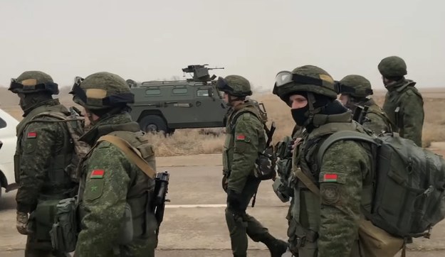 Do Kazachstanu przybyli żołnierze z Białorusi /RUSSIAN DEFENCE MINISTRY PRESS SERVICE /PAP/EPA