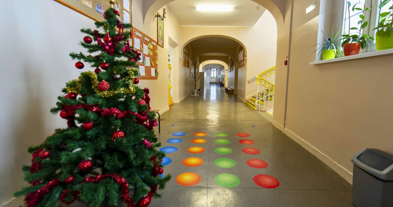 Do kiedy przerwa świąteczna w szkołach 2025/26? /Stanislaw Bielski/REPORTER /East News