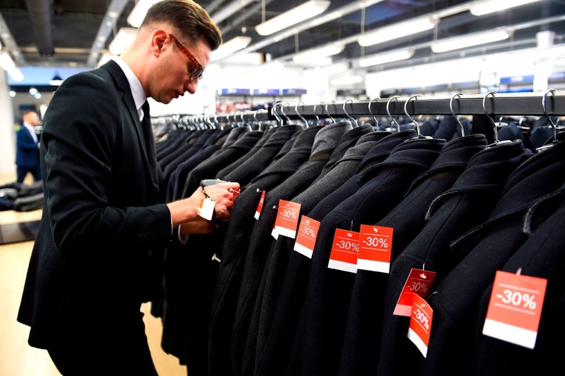 Do końca 2021 roku kilka ogólnopolskich firm odzieżowo-obuwniczych może zbankrutować /AFP