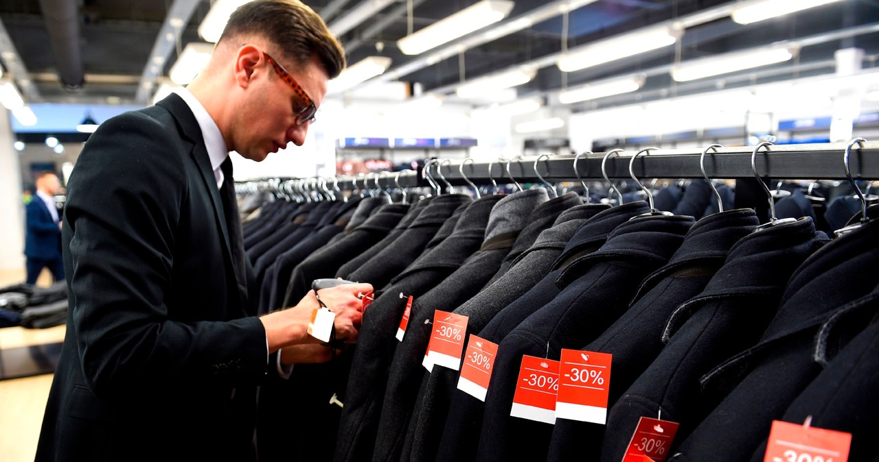 Do końca 2021 roku kilka ogólnopolskich firm odzieżowo-obuwniczych może zbankrutować /AFP