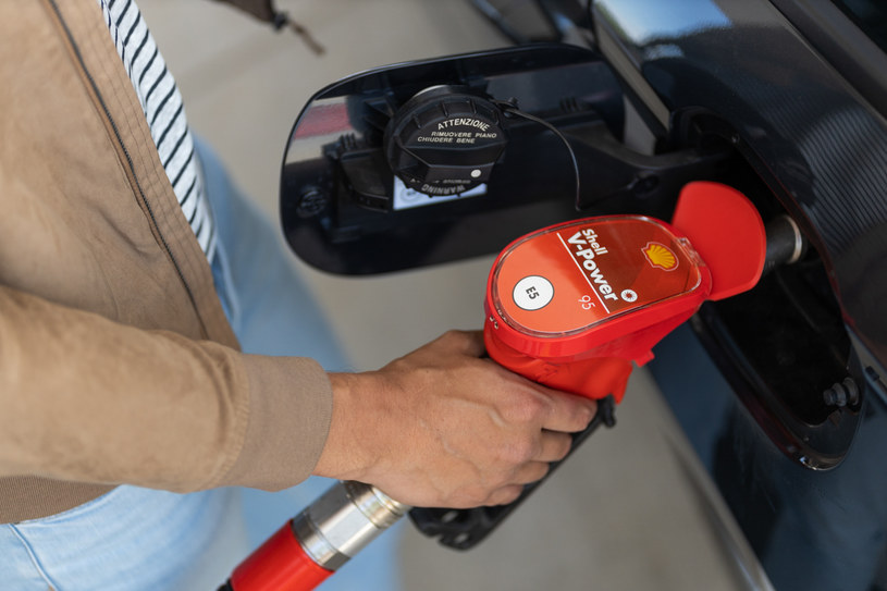Do końca września br. klubowicze Shell ClubSmart mogą tankować paliwa podstawowe Shell FuelSave z rabatem 30 groszy na litrze /materiały promocyjne