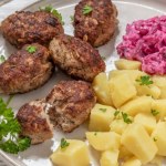 Do kotletów mielonych ścieram jabłko. Są soczyste jak nigdy i smakują niesamowicie