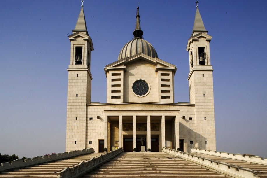 Do kradzieży doszło w piątek w bazylice pod wezwaniem świętego Jana Bosko w gminie Castelnuovo Don Bosco /Renato Valterza/Cuboimages /PAP/EPA
