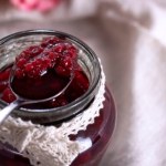 Do mięsa i serów lepsza od żurawiny. Czerwoną porzeczkę pakuję do słoików w hurtowych ilościach 
