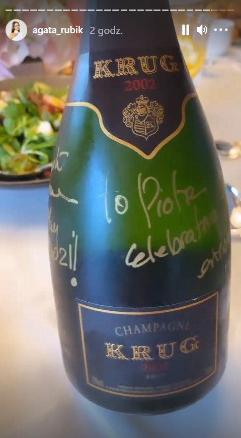 Do obiadu szampan za ponad tysiąc złotych, https://www.instagram.com/agata_rubik/