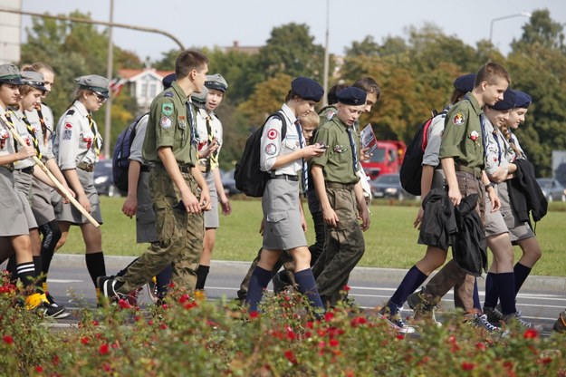 Do ochotniczych formacji militarnych garną się m.in. harcerze /Artur Reszko /PAP