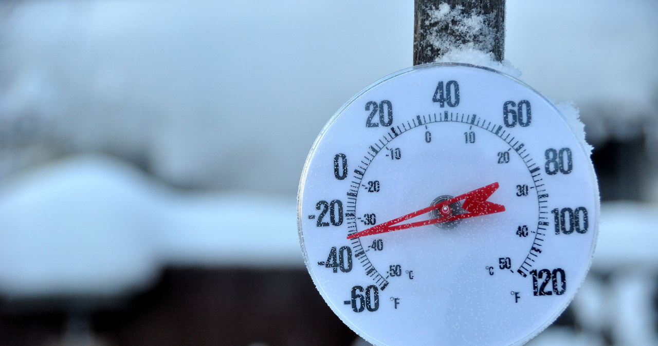 Do odmrożeń dochodzi  z powodu wychłodzenia organizmu, gdy niska temperatura zatrzymuje przepływ krwi /123RF/PICSEL