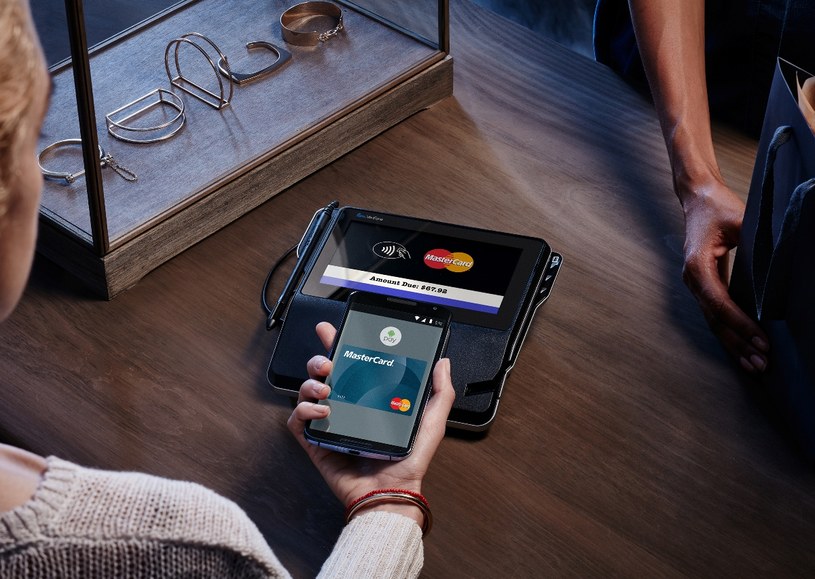 Do płatności Android Pay niezbędne jest posiadanie telefonu z anteną NFC i systemem operacyjnym Android w wersji 4.4 lub wyższej /materiały prasowe