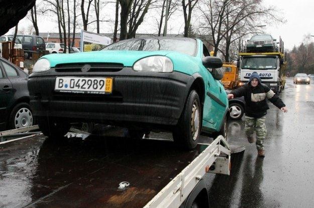 Do Polski nie trafiają auta w idealnym stanie technicznym / Fot: Lech Muszyński /Reporter