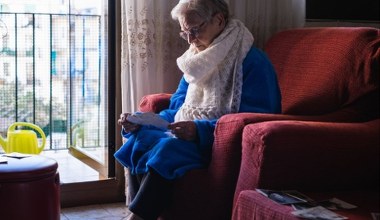 Do renty wdowiej liczą się także zagraniczne świadczenia. Mogą obniżyć lub zablokować wypłatę