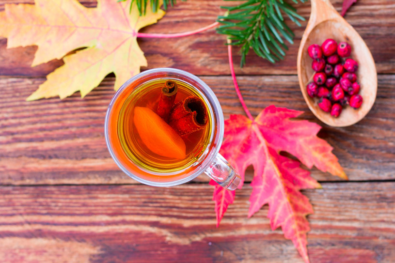 Do repertuaru jesiennych herbatek włącz napar z głogu /123RF/PICSEL