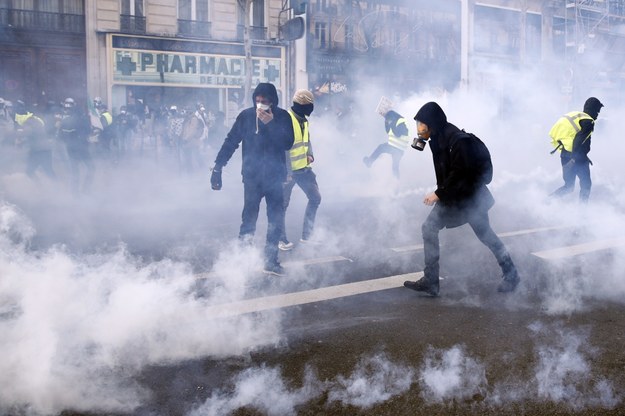 Do strać demonstrantów z policją doszło również w innych miastach Francji – w tym w Lille i Montpellier /YOAN VALAT  /PAP/EPA