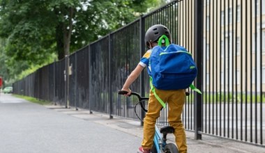 Do szkoły rowerem albo na hulajnodze? Sprawdź przepisy ruchu drogowego