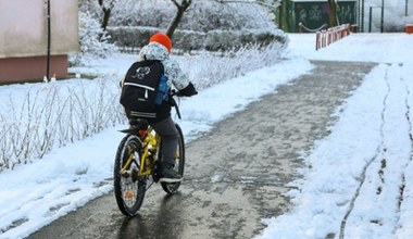 Do szkoły rowerem albo na hulajnodze? Sprawdź przepisy ruchu drogowego