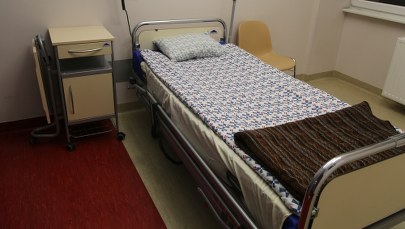 Do szpitala trafił mężczyzna z pierścieniem na penisie. Pomogli strażacy