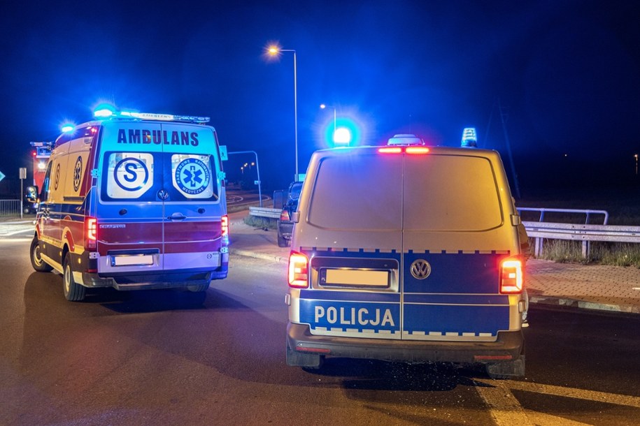 Wypadek autokaru w Rzeszowie. Pojazd "przeleciał" przez rondo