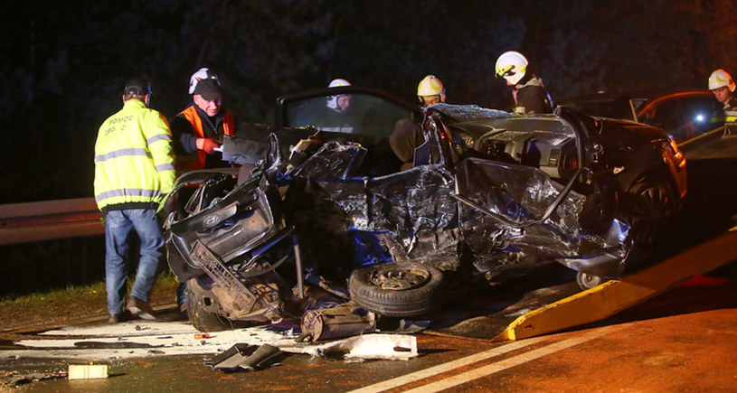 Do tego tragicznego w skutkach wypadku doszło na drodze wojewódzkiej nr 470 z Kalisza do Turku w miejscowości Celestyny /PAP