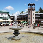 Do tego uzdrowiska lepiej nie przyjeżdżać samochodem. Za parkowanie zapłacisz majątek