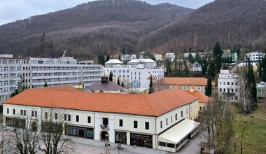 Do tego uzdrowiska warto wybrać się zimą. Termy siarczkowe, góry i SPA 