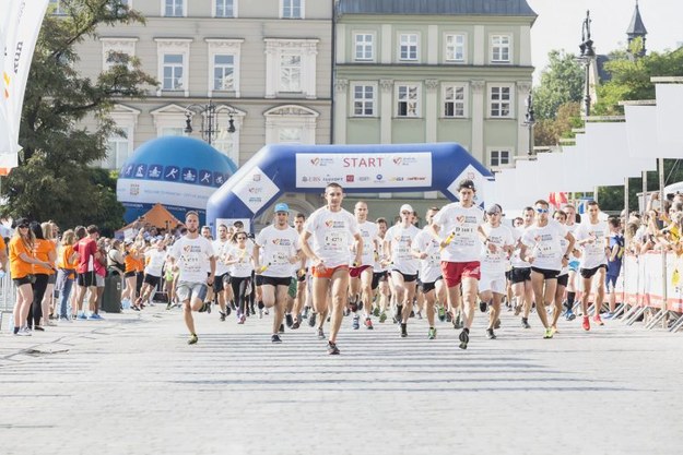 Do tej pory na pomoc beneficjentom Kraków Business Run przekazał już 165 526,24 zł /Tomasz Prokop /Materiały prasowe