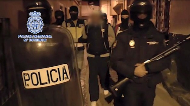 Do tej pory w Hiszpanii aresztowano 21 osób mających powiązania z działalnością islamistów /Spanish National Police Dpt / HANDOUT    /PAP/EPA