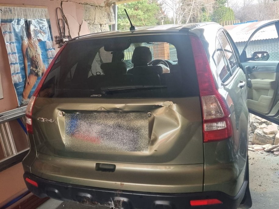 Do tragedii doszło, gdy mężczyźni próbowali przeparkować hondę /Policja