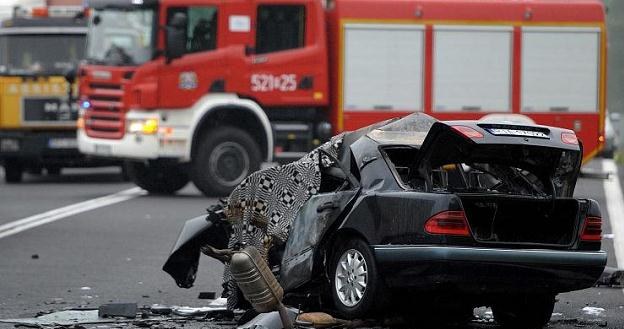 Do tragicznych wypadków dochodzi na drogach jednojezdniowych /PAP