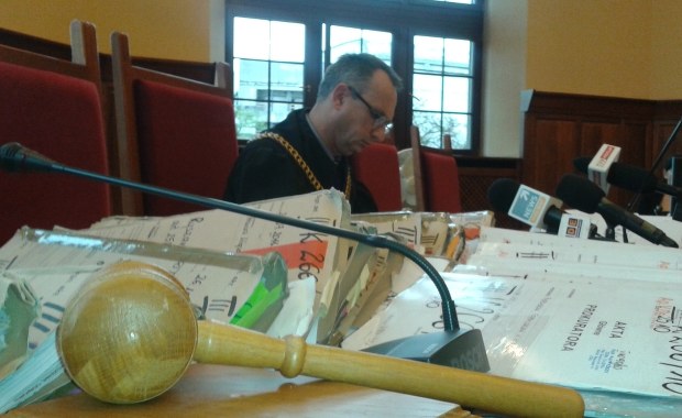 Do trzech razy sztuka. "Fryzjer" w końcu przed sądem