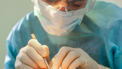 Do Turcji na przeszczep włosów przylatują nawet z USA. Turystyka medyczna kwitnie nad Bosforem