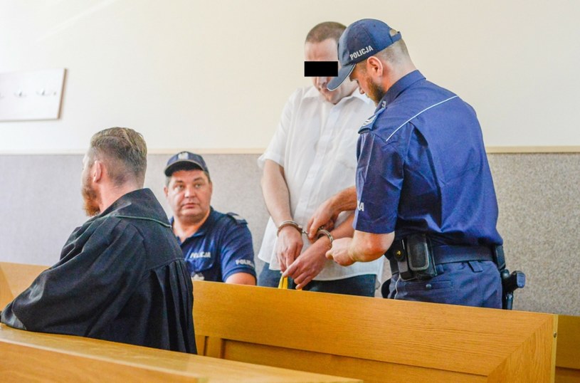 Do więzienia można trafić za spowodowanie wypadku lub notoryczną jazdę po pijanemu /Piotr Kamionka /Reporter