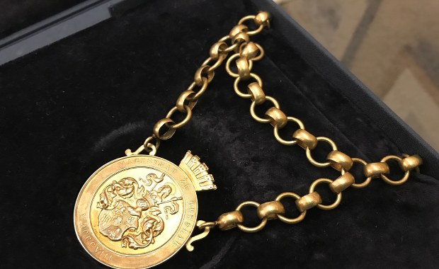 Do Wrocławia wrócił wyjątkowy klejnot. Zobaczcie łańcuch nadburmistrza Breslau!