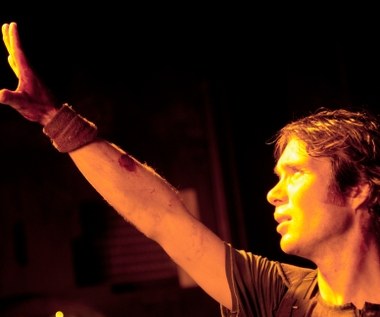 Do współpracy z Dannym Boyle'em Murphy powrócił w 2007 roku rolą w thrillerze sci-fi "W stronę Słońca". Wcielił się w członka załogi statku kosmicznego, którego misja polega na dostarczeniu na Słońce ładunku jądrowego mającego pobudzić gasnącą aktywność gwiazdy.

Murphy został obsadzony w roli Capy, pokładowego fizyka i jedynego członka załogi, który naprawdę wie, jak posłużyć się bombą, w jaką został wyposażony statek. 

"Szukaliśmy aktora, który pomógłby widowni ogniskować jej nadzieje i lęki w trakcie projekcji, a Cillian posiada tę rzadki talent - zauważa Boyle. - Wynika to po części z doświadczenia, a po części z zaufania, ale ma on w sobie to coś, bez czego trudno byłoby nakręcić taki film. To siła napędowa wynikająca z pracy z dobrymi reżyserami i dobrymi ludźmi"- chwalił aktora Danny Boyle.

 