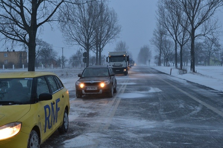 Do wypadku autobusu pod Włocławkiem doszło nad ranem. Przez kilka godzin trasa była zablokowana /Paweł Balinowski /RMF FM
