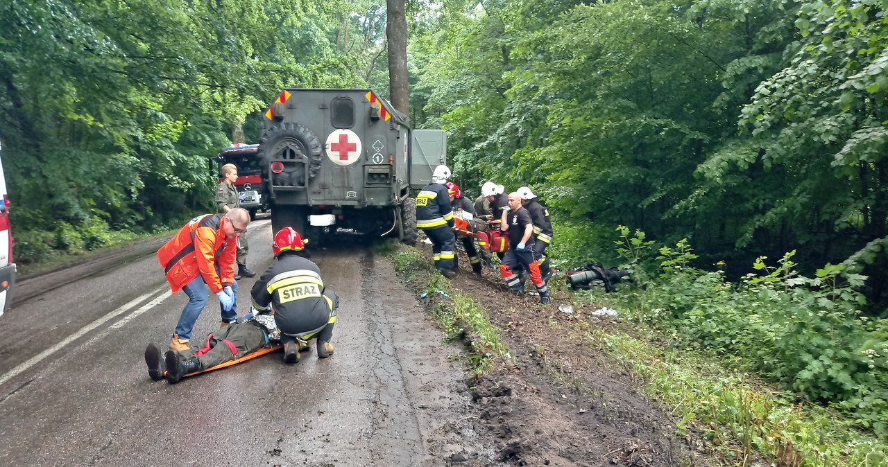 Do wypadku doszło na prostej drodze / Fot: PSP Ostróda /Informacja prasowa