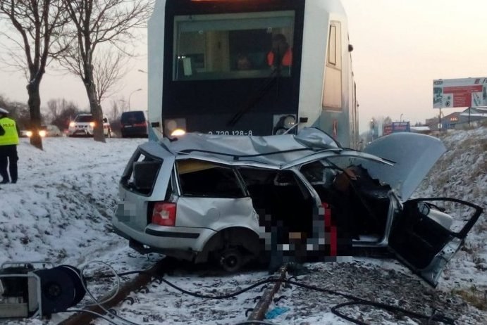 Do wypadku doszło na przejeździe kolejowym w Rzeszowie /Podkarpacka Policja /Policja