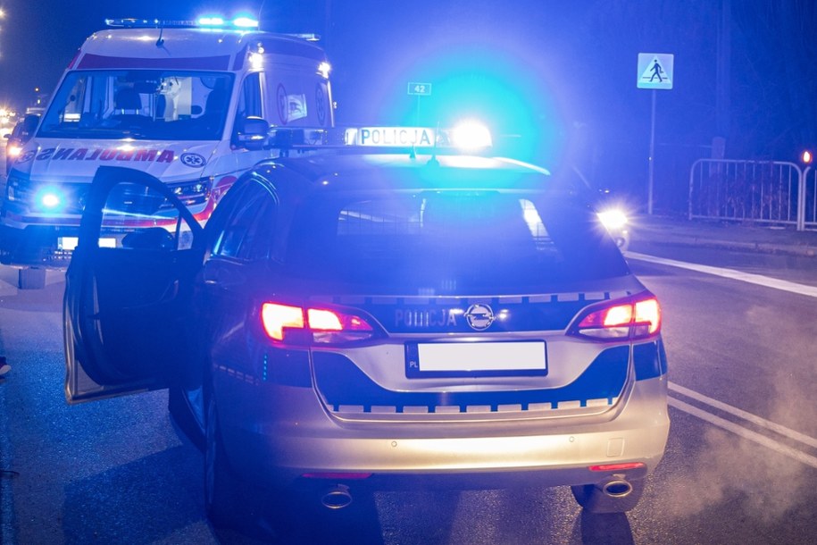 Dramatyczny finał nocnej służby. Radiowóz zderzył się z osobówką
