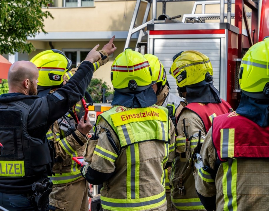 7-latek potrącony podczas zabawy. Auto wbiło się w dach stodoły