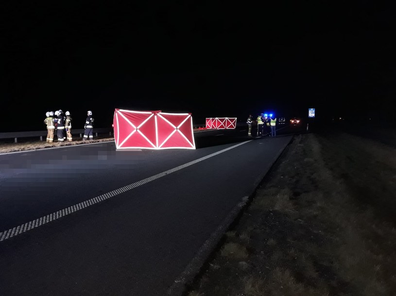 Do wypadku doszło w nocy na drodze ekspresowej S5 niedaleko Kościana (woj. wielkopolskie) /PSP Kościan /