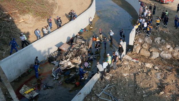 Do wypadku doszło w tureckim Izmirze /Evren Atalay /PAP/EPA