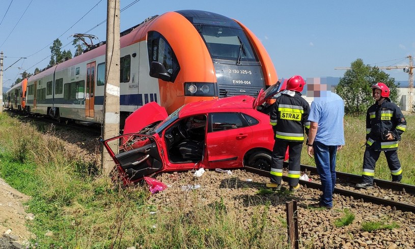 Do wypadku na przejeździe kolejowym w Szaflarach doszło podczas egzaminu na prawo jazdy /Michal Adamowski /East News