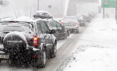 Do Zakopanego ruszyły tłumy turystów. Korki do stolicy polskich Tatr