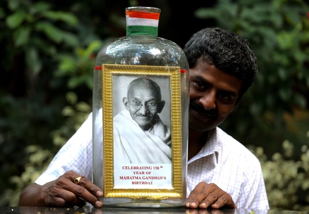 Do zdarzenia doszło w 150. rocznicę urodzin Gandhiego /JAGADEESH NV /PAP/EPA