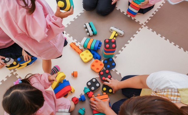 Do żłobka w sobotę? Nowa oferta dla zapracowanych rodziców