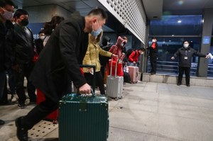 Dobre wieści z Wuhanu. Władze częściowo znoszą ograniczenia