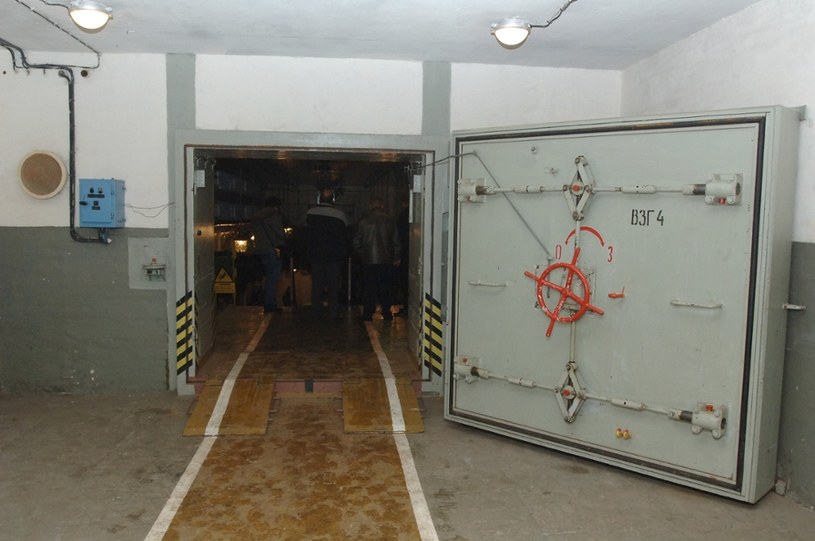 Dobrowo. Pancerne drzwi w radzieckiej bazie strzegły do końca lat 80. głowic nuklearnych /East News