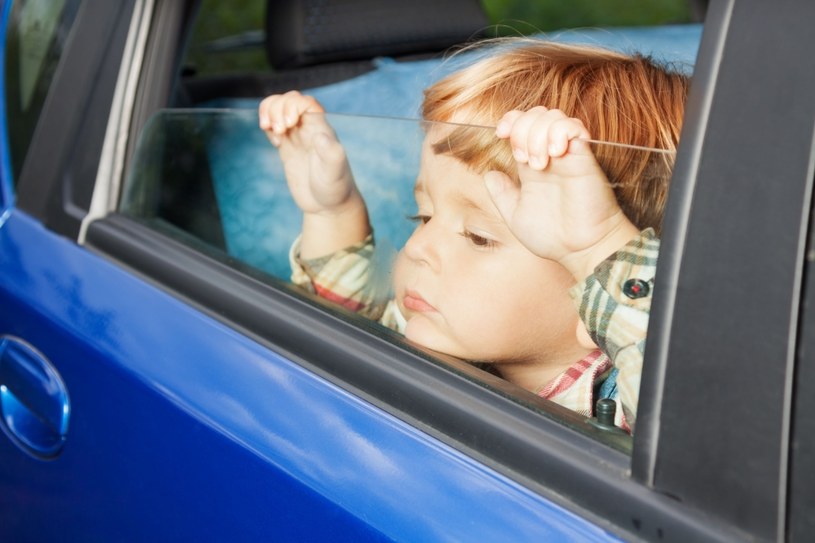 Dobry fotelik samochodowy to nie tylko ochrona, ale i wygoda dla dziecka /123RF/PICSEL