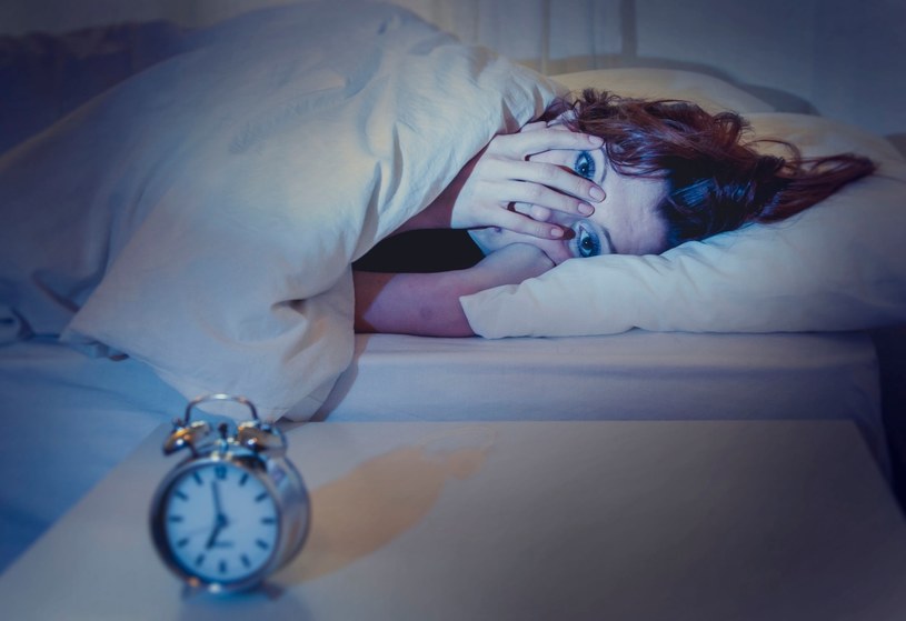 Niedobory Snu To Więcej Uszkodzeń W Dna Kobieta W Interiapl 8440