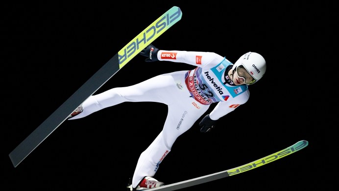 Dobry występ polskiego skoczka w Engelbergu. Wygrał Kobayashi 